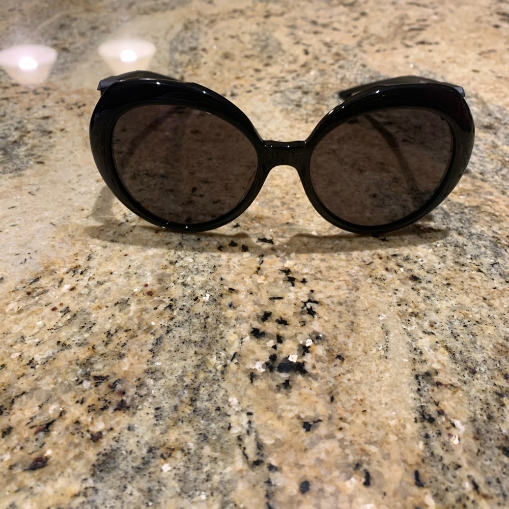 Never worn Balenciaga Sunglasses - Picture 3 of 5